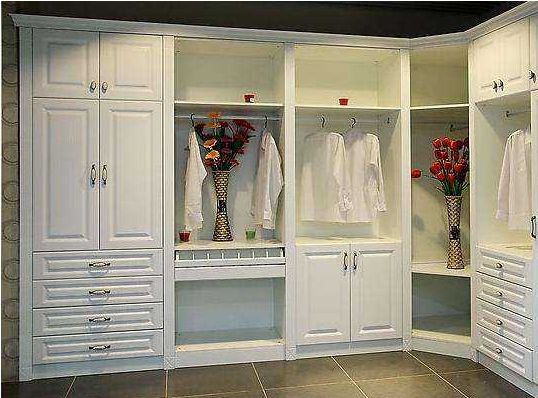 【上海衣柜定制】更適合房子結(jié)構(gòu)的定制衣柜安裝方法是什么？