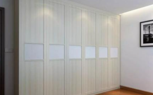 上海衣柜如何定制、板材材料、衣柜造型、功能區(qū)分析選購