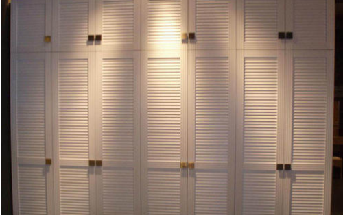 【百葉門衣柜加盟】百葉門衣柜的優(yōu)缺點是什么,表現(xiàn)在哪些方面