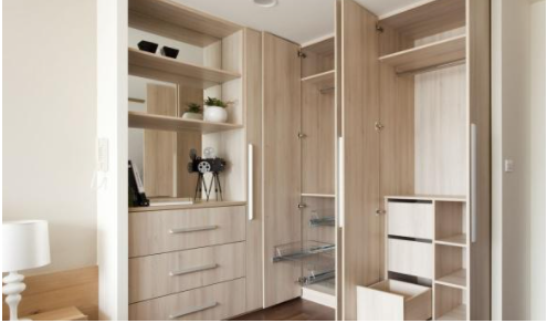 【臨沂高密度板價格】高密度板衣柜怎么樣，高密度板衣柜的優(yōu)缺點(diǎn)有哪些？