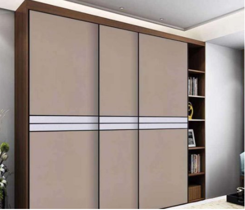 【定做整體衣柜加盟】一般衣柜門用什么材料，選購(gòu)衣柜門有哪些注意事項(xiàng)